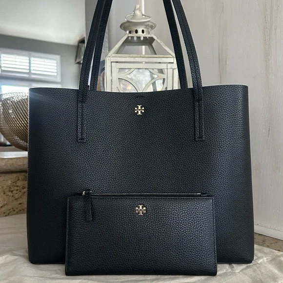 New tory Burch Blake center zip large tote in black - Picture 3 of 14
